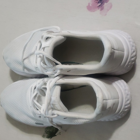 Nike Revolution 6 NN Womens Size 7 All White Running Shoes - Picture 3 of 6